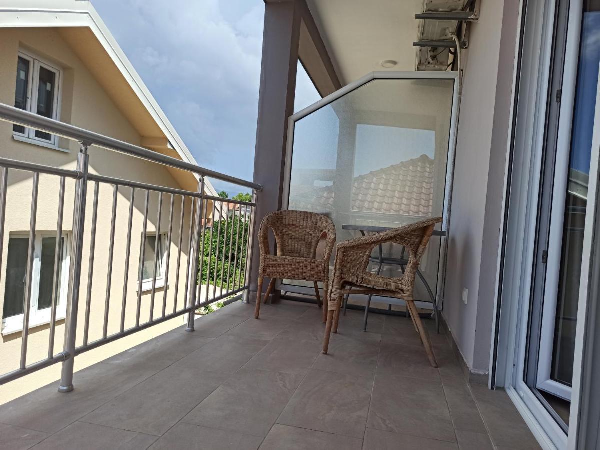 Apartment'S Meti Ulcinj Exterior photo
